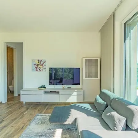 Apartment Hermitage Mit Seeblick Und Seezugang Maria Woerth