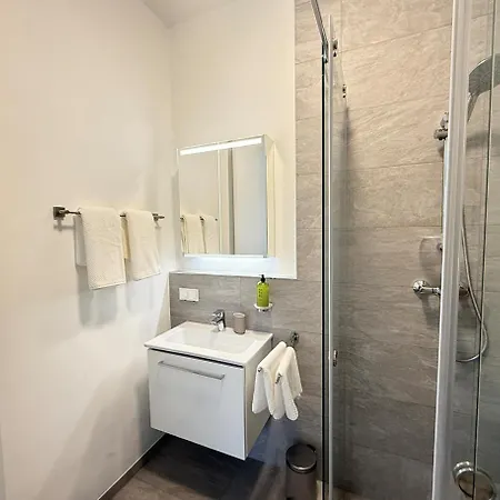 Hermitage - Seeblick & Zugang