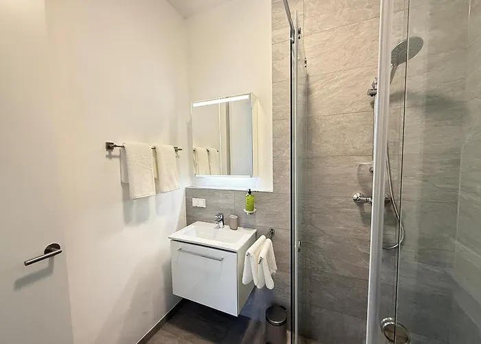 Hermitage - Seeblick & Zugang